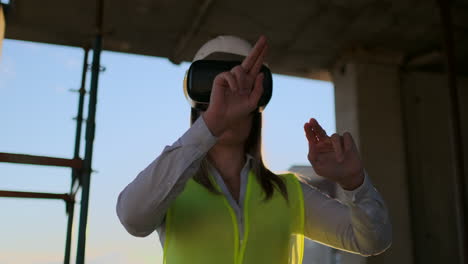 Female-Engineer-Wearing-VR-Headset-managing-construction-project.